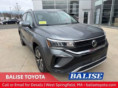 Used 2022 Volkswagen Taos SE w/ Panoramic Sunroof Package