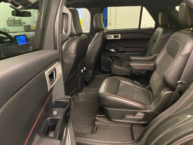 Used 2024 Ford Explorer ST-Line w/ Class IV Trailer Tow Package AWD/4WD image 29