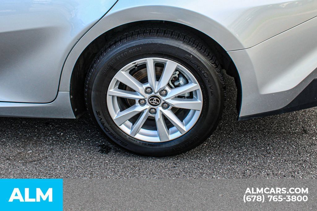 Used 2025 Toyota Camry LE FWD image 15