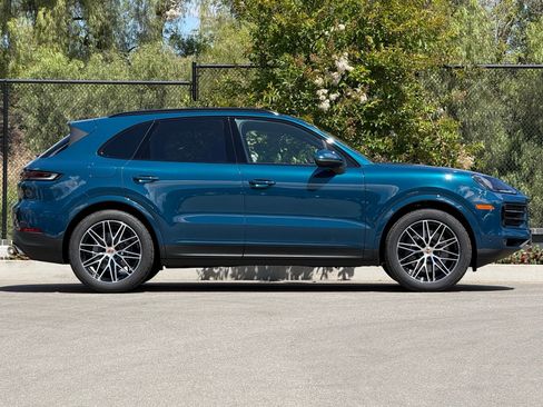 Used 2026 Porsche Cayenne AWD/4WD image 8
