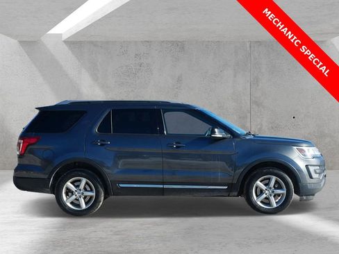 Used 2016 Ford Explorer XLT w/ Equipment Group 202A image 2