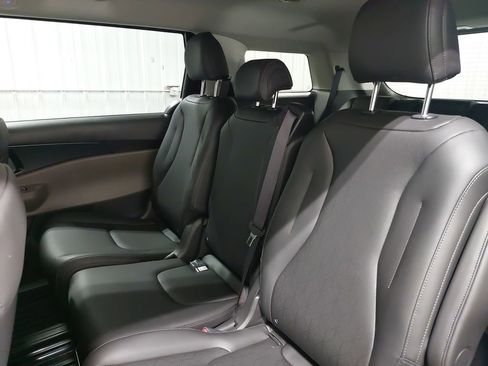 New 2026 Kia Carnival FWD image 15