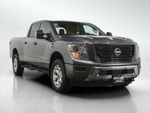 Used 2024 Nissan Titan SV w/ SV Convenience Package image 7