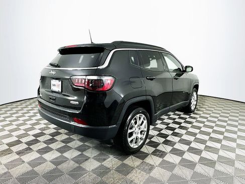 Certified 2024 Jeep Compass Latitude image 11