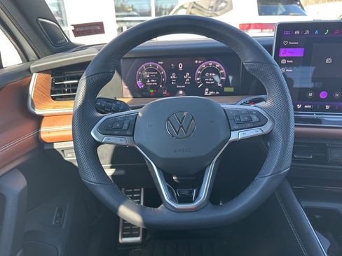 New 2026 Volkswagen Tiguan SEL R-Line image 14