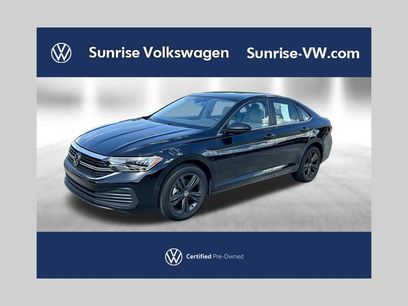 Used 2024 Volkswagen Jetta SE w/ Panoramic Sunroof Package