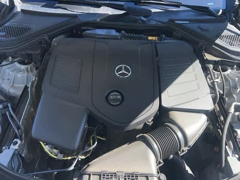 Used 2025 Mercedes-Benz E 350 4MATIC Sedan image 11