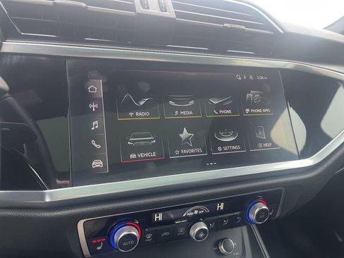 Used 2025 Audi Q3 2.0T Premium image 24