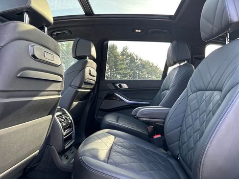 Certified 2024 BMW X7 xDrive40i w/ M Sport Package image 23