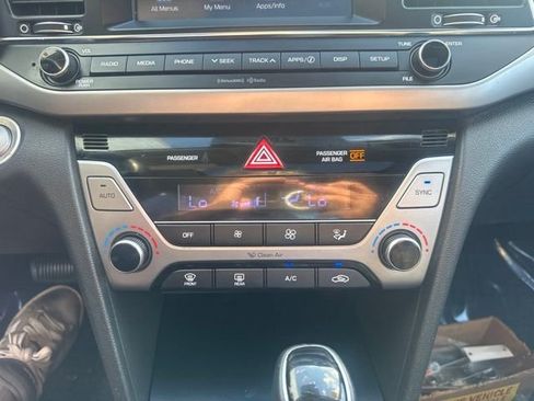 Used 2018 Hyundai Elantra Value Edition FWD image 13