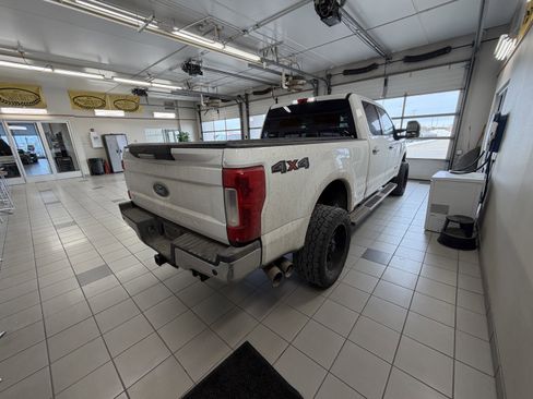 Used 2019 Ford F250 XLT w/ XLT Premium Package image 4
