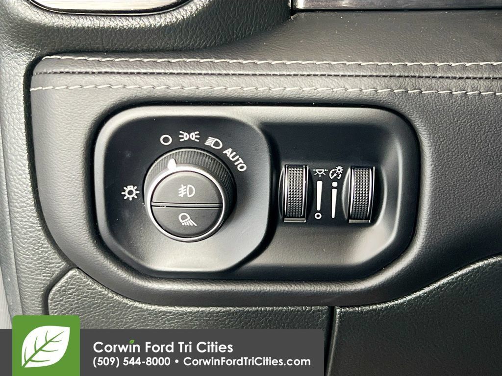 Used 2024 RAM 1500 Limited AWD/4WD image 19
