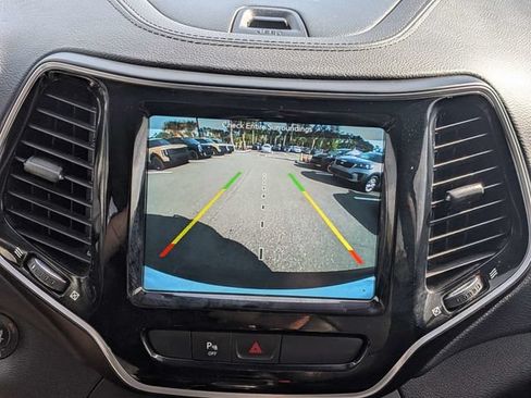 Used 2019 Jeep Cherokee Limited AWD/4WD image 21