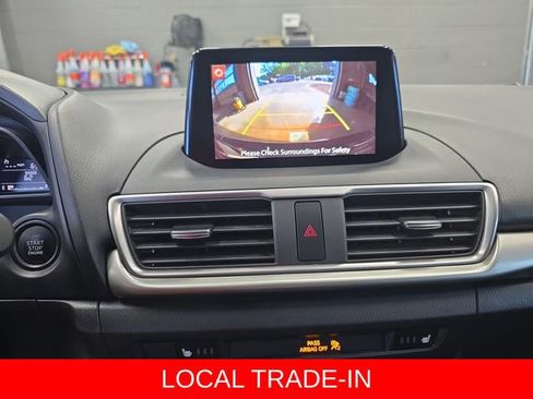 Used 2018 MAZDA MAZDA3 Touring image 24