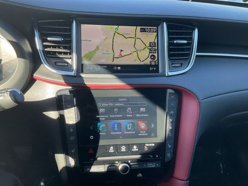 Used 2025 INFINITI QX50 Sport image 22