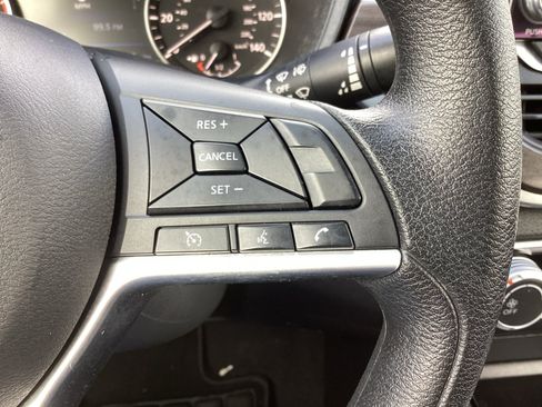 Used 2024 Nissan Altima 2.5 SV FWD image 6