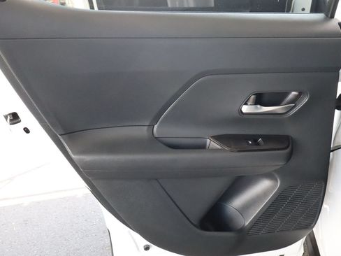 Used 2025 Nissan Kicks SV FWD image 37