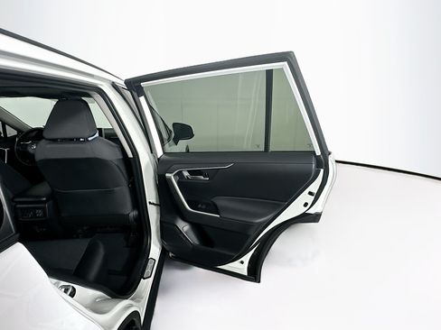 Used 2025 Toyota RAV4 XLE w/ Convenience Package FWD image 30