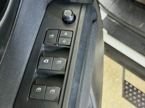 Used 2023 Toyota Tacoma SR w/ SR Convenience Package RWD image 18