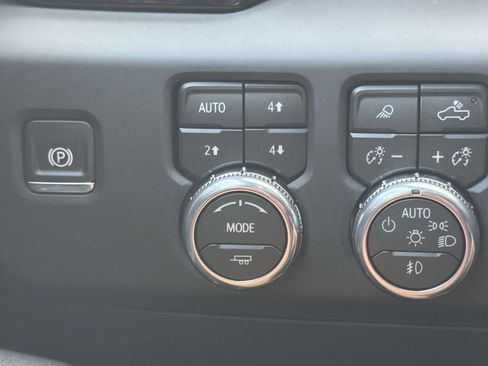 Used 2026 GMC Sierra 1500 AT4 w/ Technology Package AWD/4WD image 25
