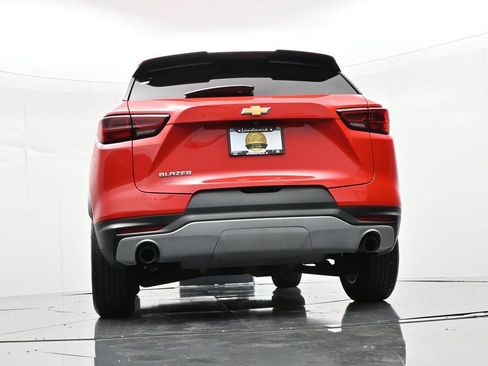 Used 2023 Chevrolet Blazer LT FWD image 27
