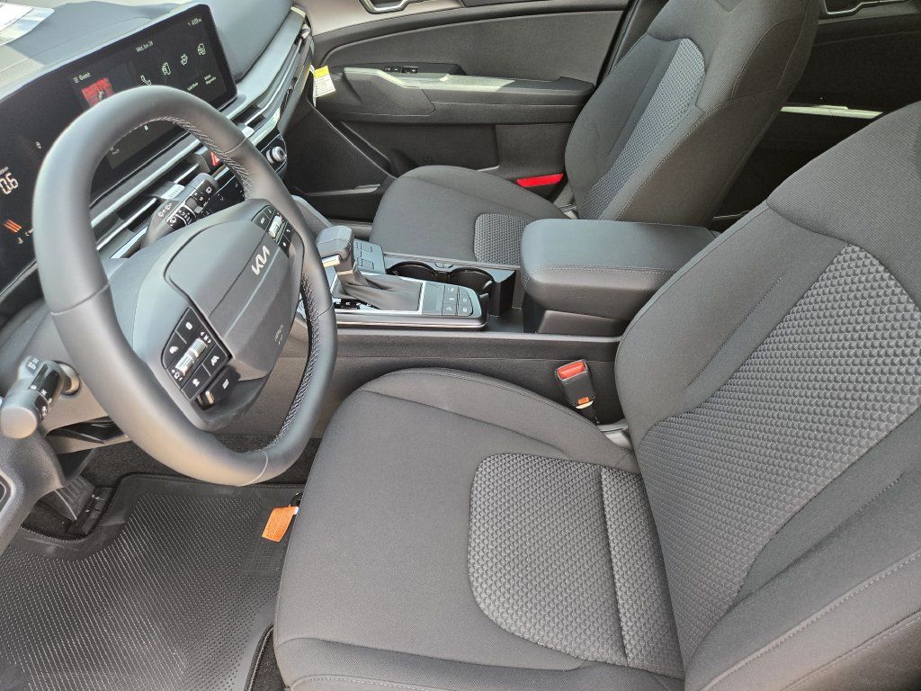 New 2026 Kia Sportage LX w/ LX Convenience Package FWD image 10