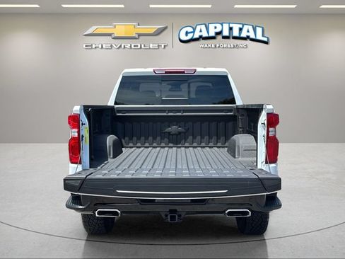 Used 2024 Chevrolet Silverado 1500 LT Trail Boss w/ Convenience Package II AWD/4WD image 10