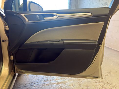 Used 2017 Ford Fusion S FWD image 22