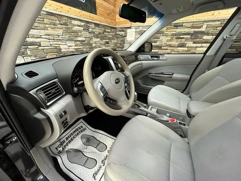 Used 2013 Subaru Forester 2.5X Premium w/ All-Weather Plus Pkg AWD/4WD image 10