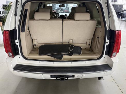 Used 2009 Cadillac Escalade AWD image 9
