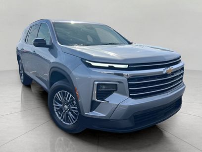 Used 2025 Chevrolet Traverse LT