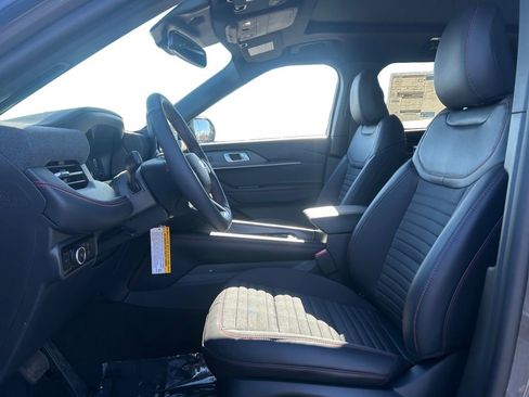 New 2026 Ford Explorer ST-Line w/ ST-Line Street Pack image 39