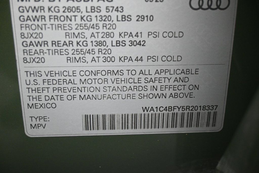 Used 2024 Audi SQ5 Prestige AWD/4WD image 7