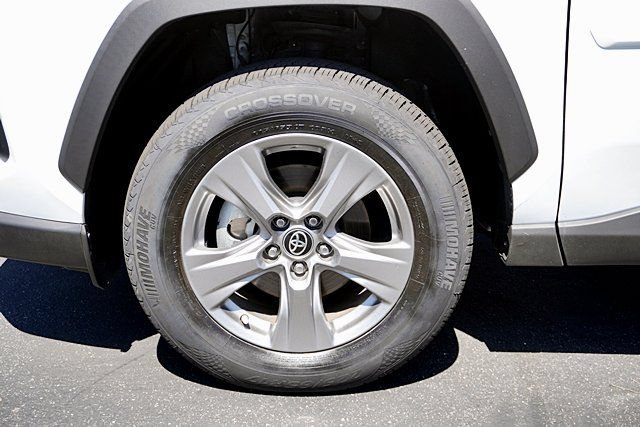 Used 2024 Toyota RAV4 LE AWD/4WD image 15