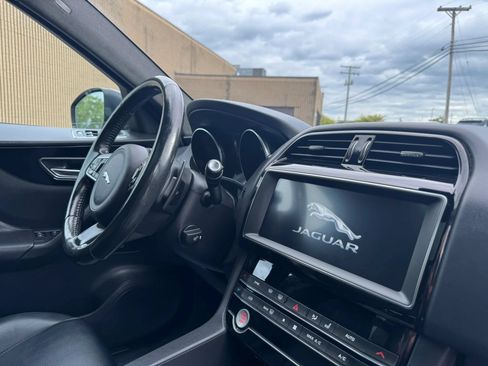 Used 2019 Jaguar F-PACE Premium AWD/4WD image 30
