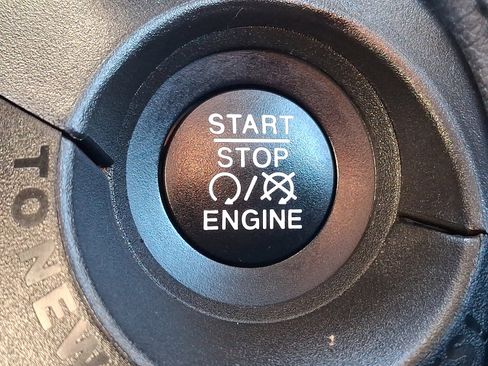 Certified 2021 Jeep Renegade Limited image 23