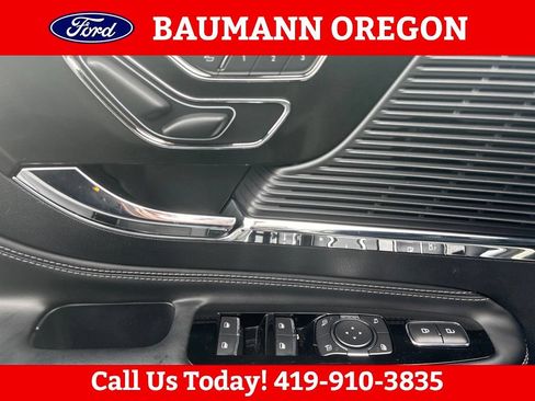 Used 2022 Lincoln Corsair AWD w/ Premium Package image 18