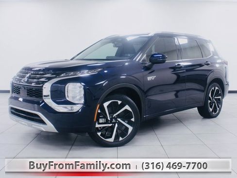 Used 2023 Mitsubishi Outlander SEL image 1