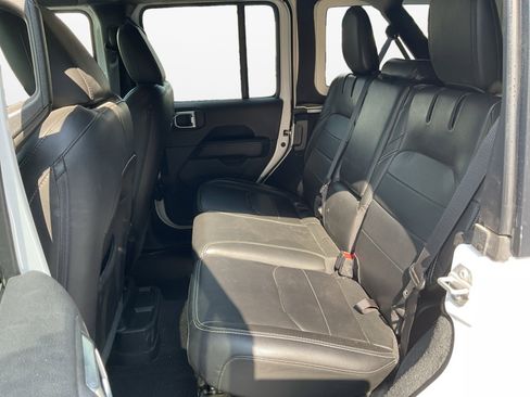 Used 2022 Jeep Wrangler Unlimited Sahara w/ Cold Weather Group image 13