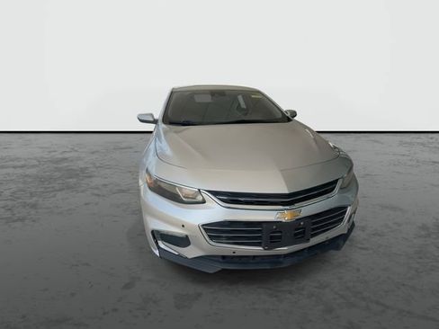 Used 2018 Chevrolet Malibu LT w/ Driver Confidence Package FWD image 3
