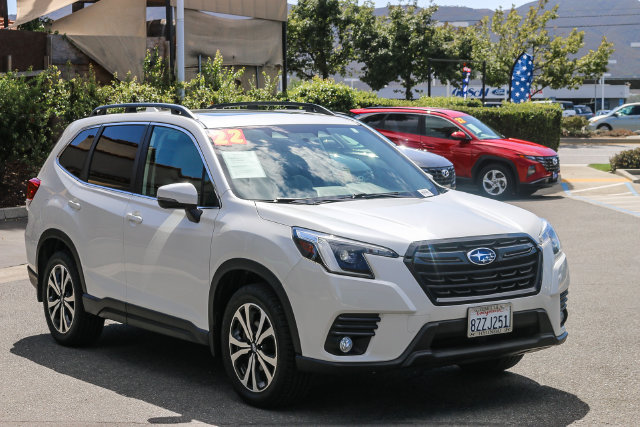 Used 2022 Subaru Forester Limited w/ Popular Package #2 AWD/4WD image 3