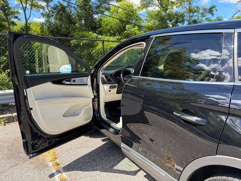 Used 2018 Lincoln MKX Black Label w/ Driver Assistance Package AWD/4WD image 10