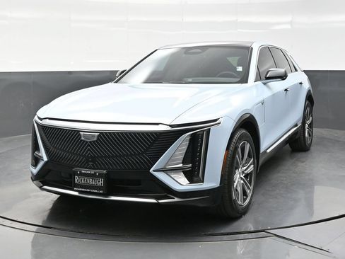 Certified 2024 Cadillac Lyriq Luxury AWD/4WD image 2