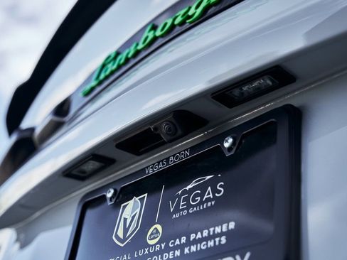 Used 2024 Lamborghini Urus Performante AWD/4WD image 23