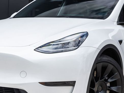 Used 2023 Tesla Model Y Long Range AWD/4WD image 13