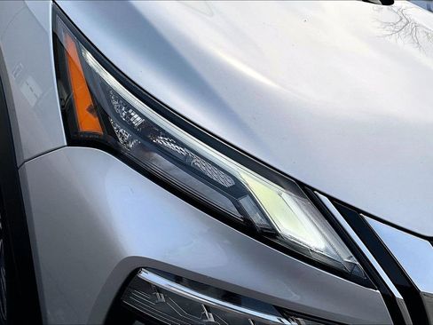 Used 2021 Nissan Rogue SV image 27