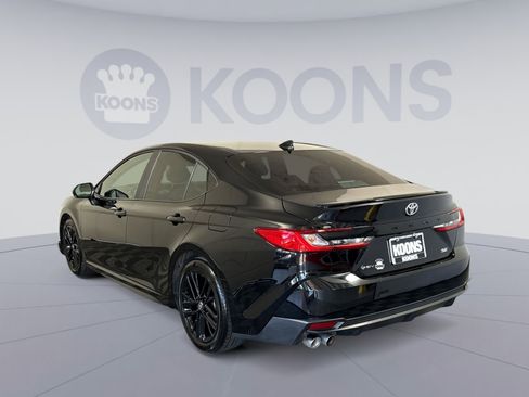 Used 2025 Toyota Camry SE w/ Multimedia Upgrade Package image 4