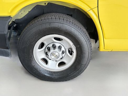 Used 2023 Chevrolet Express 2500 Work Van w/ Driver Convenience Package image 33