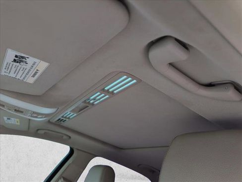 Used 2015 Mercedes-Benz E 350 Sedan image 16