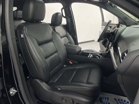 Used 2025 Chevrolet Traverse High Country image 27